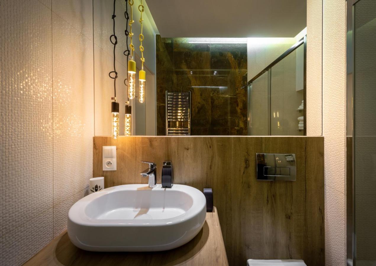 Premium Apartment For Jewish Quarter & Old Town Plus Pool クラクフ エクステリア 写真